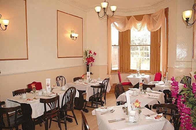 The Moorings Hotel เซเวโนคส์ ภายนอก รูปภาพ